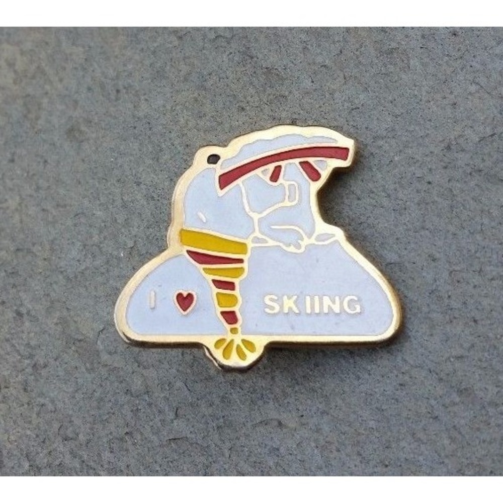 I LOVE SKIING SNOOPY Resorts Ski Skiing Vintage Lapel Hat Pin Tumble in the Snow